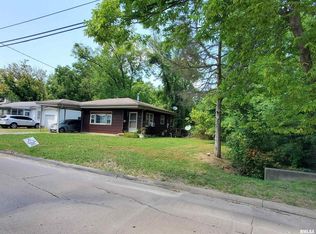 600 W Grand Ave, Carterville, IL 62918