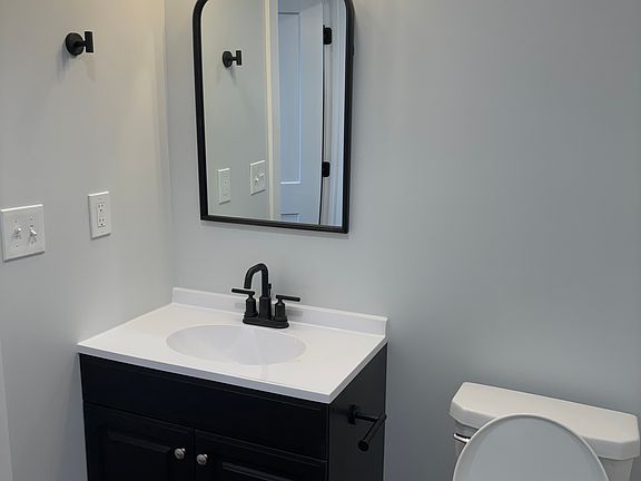 4th image of 265 West Ave