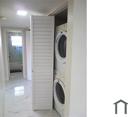 9911 Three Lakes Cir — Photo 19