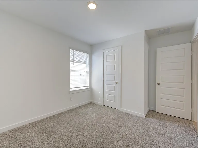 8038 Tropea Dr — Photo 18