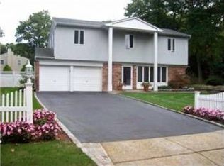 88 S Washington Ave, Centereach, NY 11720