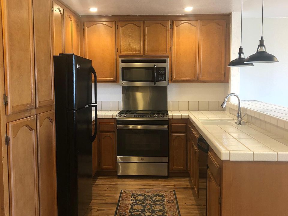 1st image of 1012 Saddleback Dr