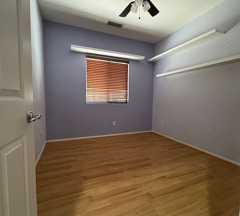 5th image of 535 E Yellow Wood Ave