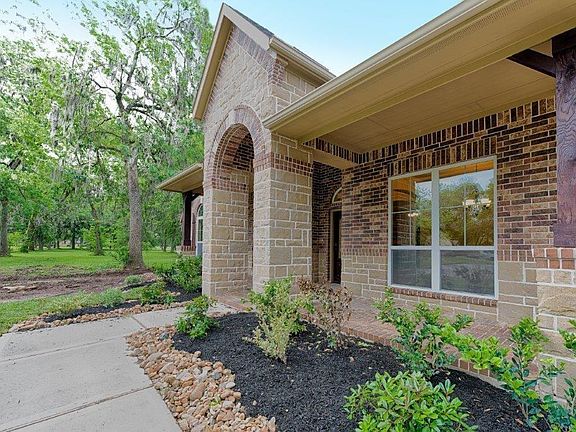 2nd image of 512 Spanish Dr