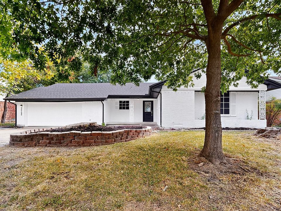 1st image of 2902 Medina Dr