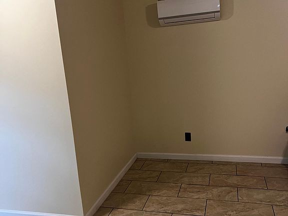4th image of 10790 Lillian Hwy