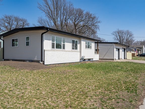 2nd image of 1405 W Pleasant St