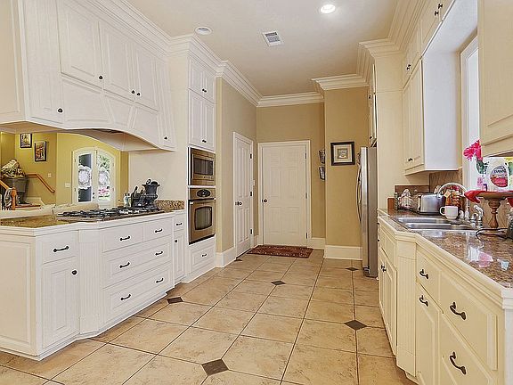 5th image of 36526 Retreat Ln