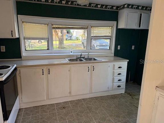 4th image of 10395 SE 159th St