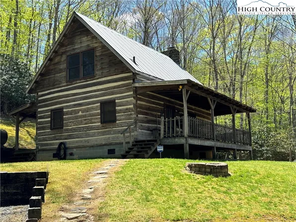 446 Mouth of Silas Creek Road, Lansing, NC 28643