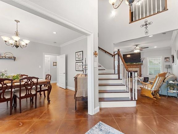 2nd image of 2407 Fox Hollow St