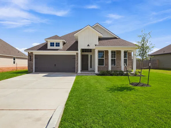 378 Harvest Lake Dr, Snook, TX 77878