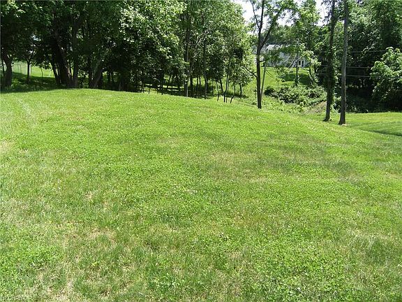 5th image of 5570 Oak Cir