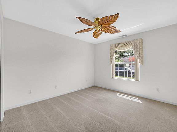 4th image of 8220 Pointe Dr