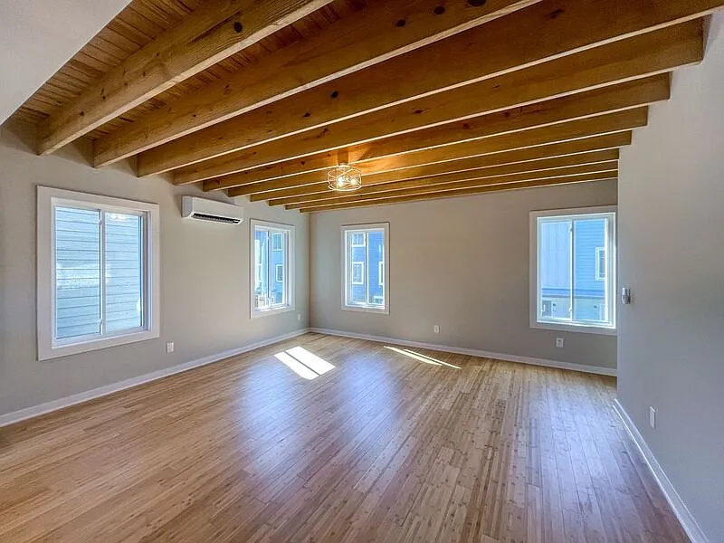 2 bed, 1.5 bath, 1128 sqft, $1,750 — Photo 3