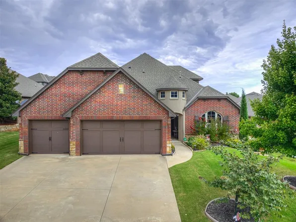 5925 Regis Ct, Edmond, OK 73034