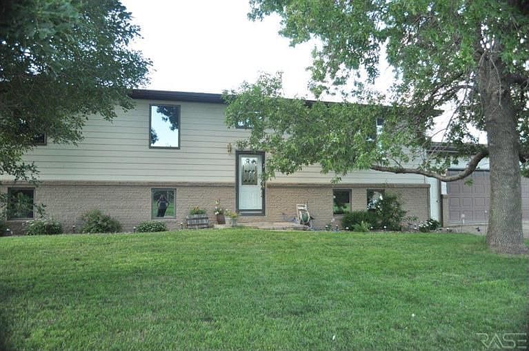 1st image of 330 E Beebe Ave