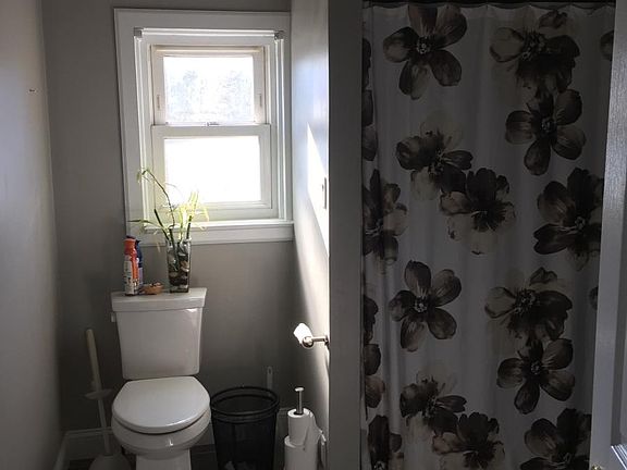 2nd image of 118 Potter Ave