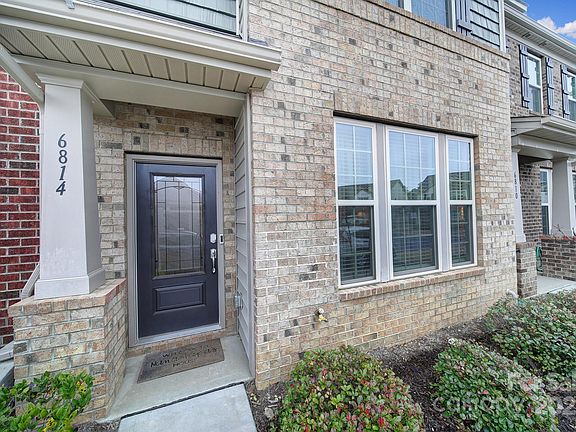2nd image of 6814 Piper Thorn Way