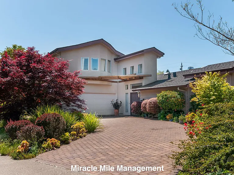 2503 Las Gallinas Ave — Photo 2