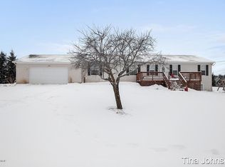 9480 Fricke Dr NE, Rockford, MI