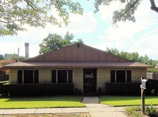 3521 Columbine Ln, Grand Prairie, TX 75052