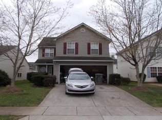 1215 Hunter Forest Ct, Charlotte, NC 28213