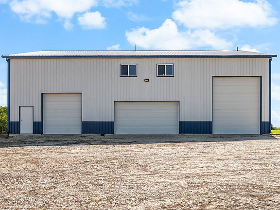 4th image of 955 300th St