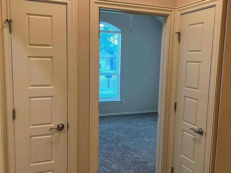 6236 NW 158th Ter — Photo 29