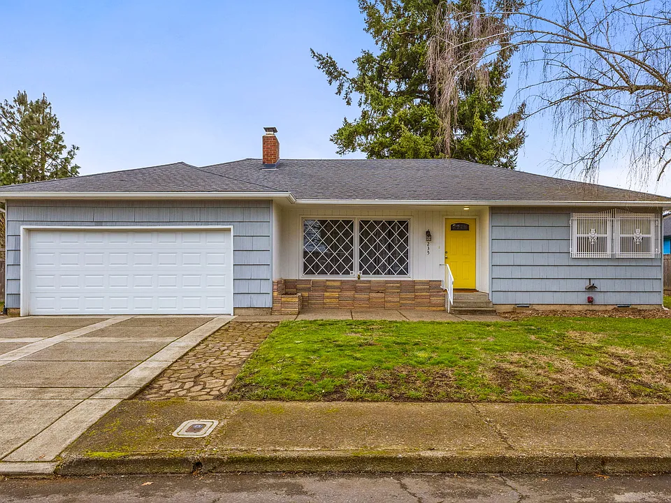 235 Riviera Dr NE
