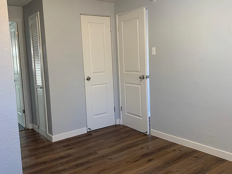 4522 Fillmore St #4 — Photo 8
