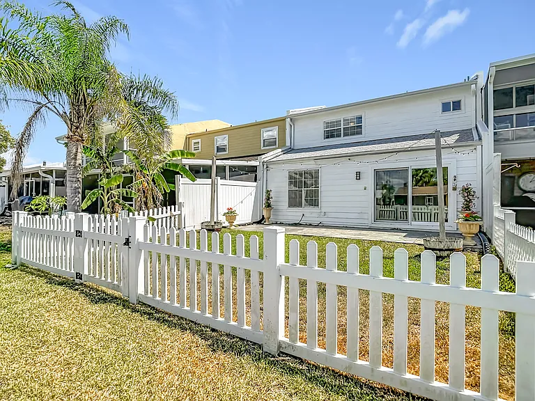 8733 Bay Pointe Dr — Photo 49