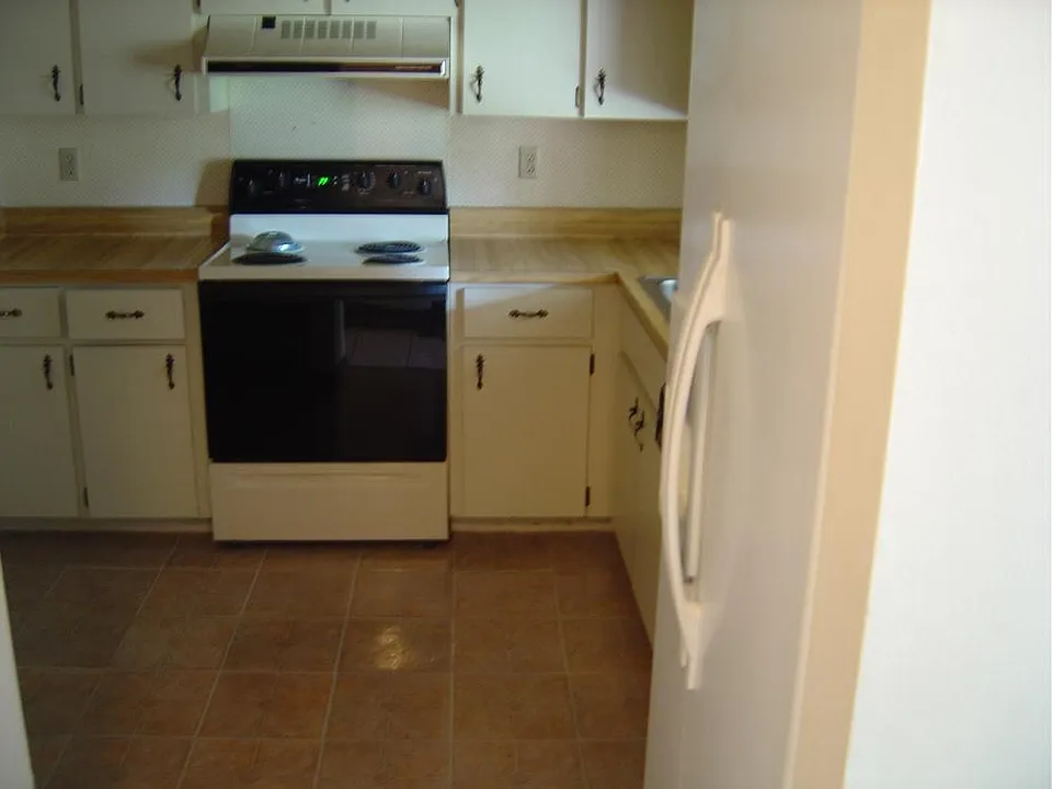 2701 NE 10th St #501