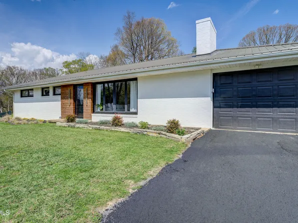 616 Hammond Ave, Mt Carmel, TN 37645