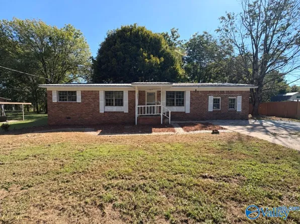 153 3rd St, Gurley, AL 35748