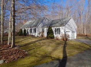 16 Christina Ct, Clinton, CT 06413