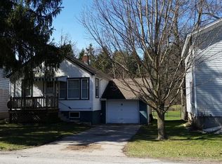 28 Penniman Rd, Orwell, OH 44076