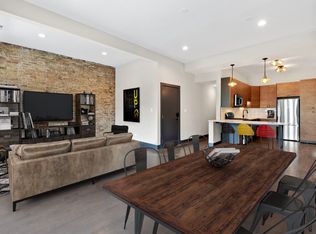 915 W Addison St #3391251, Chicago, IL 60613