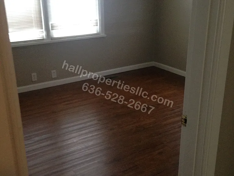 945 Main St — Photo 7