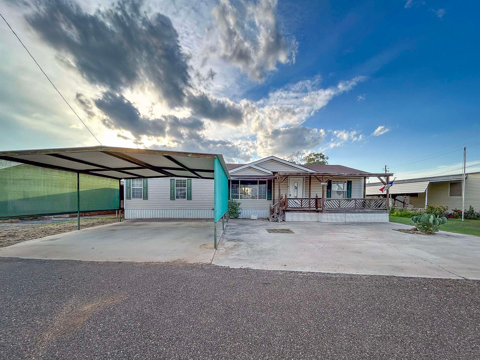 112 Blossum Blvd, Zapata, TX 78076 MLS 20231852 Zillow