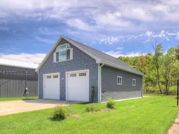 10927 Shady Lane Dr, Middleville, MI 49333