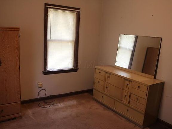 4th image of 102 Maplewood Ave