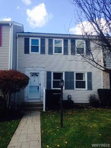17 Queens Guard Walk, Tonawanda, NY, 14150