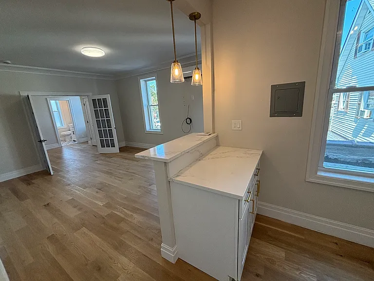 100 Deer Park Ave #3 — Photo 4