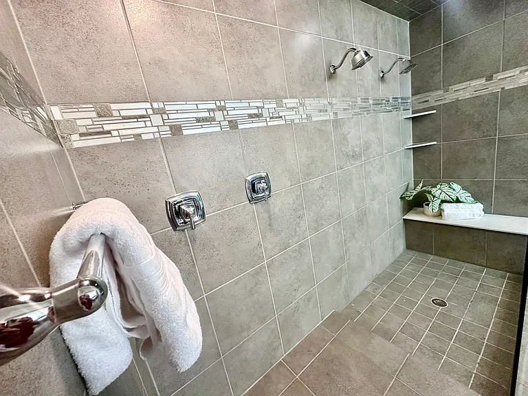 7600 Clear Rapids Dr — Photo 10