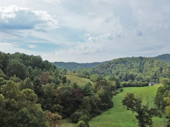 119 Cody Ct, Glen Daniel, WV 25844