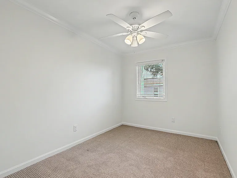 958 Myrtle Ct — Photo 13
