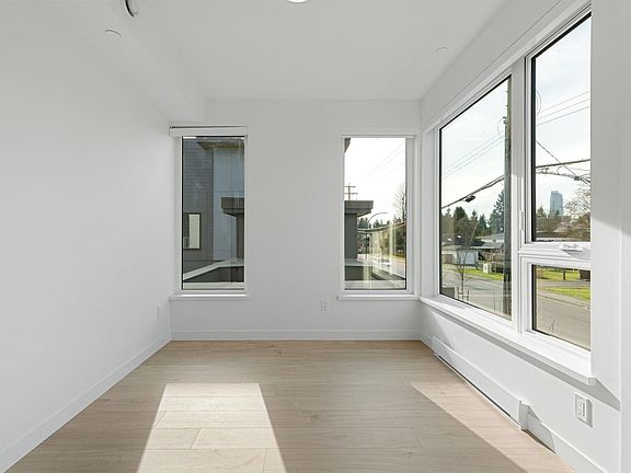 3rd image of 921 Grant St #208