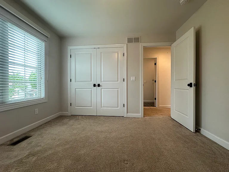 1555 Ruffner Ave — Photo 25