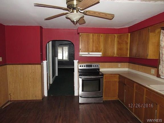 4th image of 198 Stenzil St